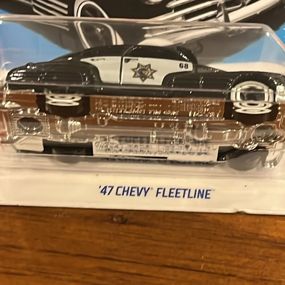 Hot Wheels 47 Chevy Fleetline Treasure Hunt Police Car toy new